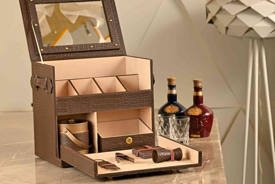 una cassa di liquori-